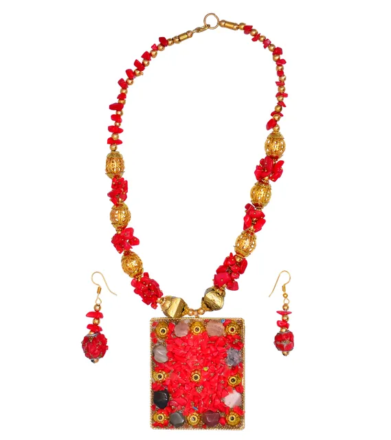 Jewelery Set With Glass Beads & Red Golden StoneWork Brass Pendant (30086)