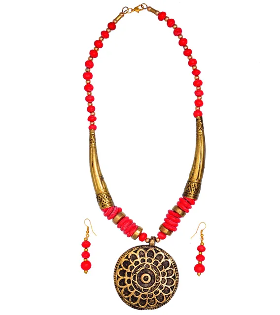 Jewelery Set With Glass Beads & Black Golden Stone Work Brass Pendant (30088)