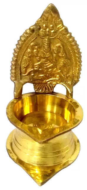 Brass Kamakshi Vilakku: Ashta-Lakshmi Oil Lamp Diya (11830)�