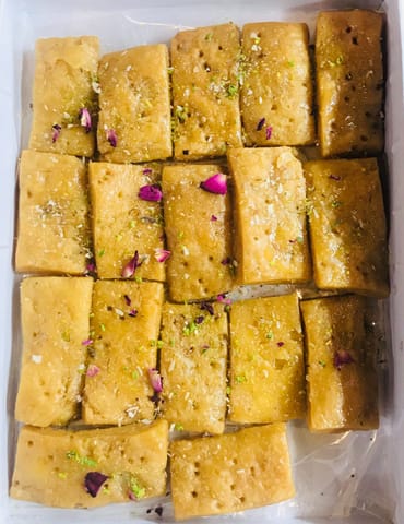 Makkhan Bada (Biscuit Shape)