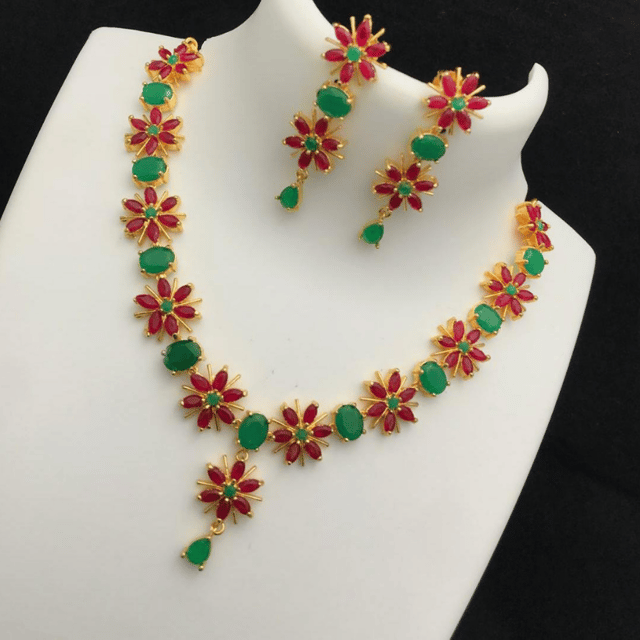 Vasugeya - Ad Matte Necklace - Red And Green Color