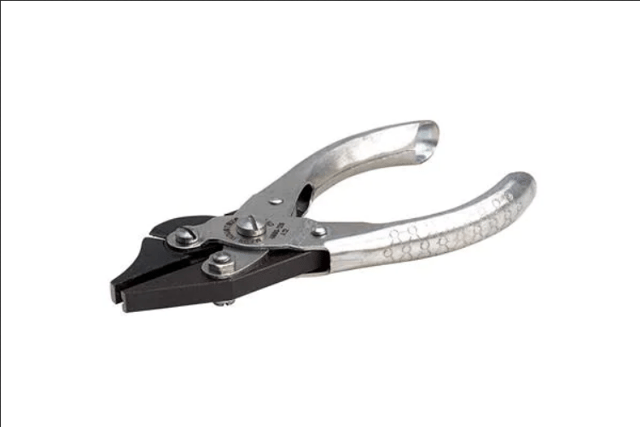 Pliers & Tweezers Flat Nose Pliers w/Wire Cutters 5"