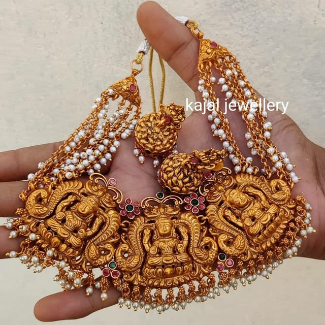 High necklace heavy temple