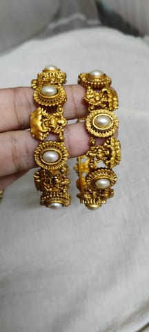 Temple bangles whit