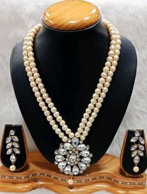 Trendy Beaded Necklace Set