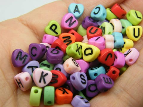 500 Pcs Acrylic Heart A to Z Alphabet Letter Beads Multicolor 7mm