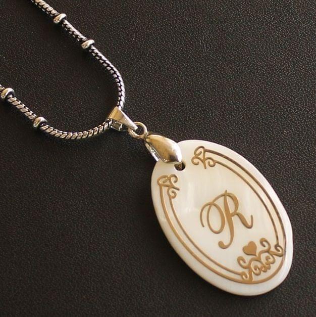 German Silver Chain With Alphabet 'R' Shell Pendants