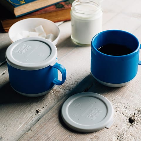 Blue insulated mug with lid