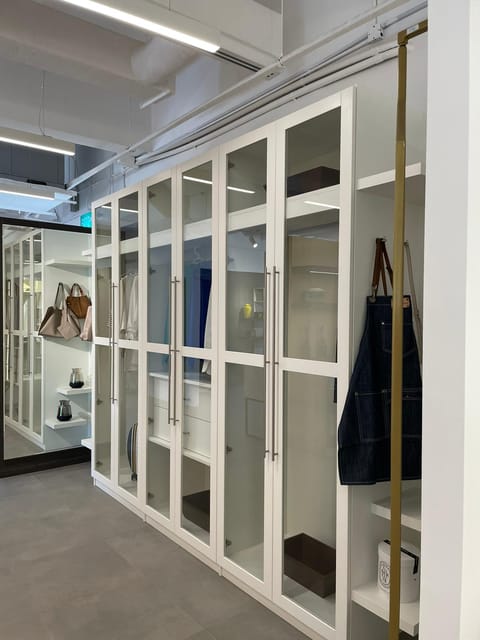 Hinges Doors Closets with Transparent Glass