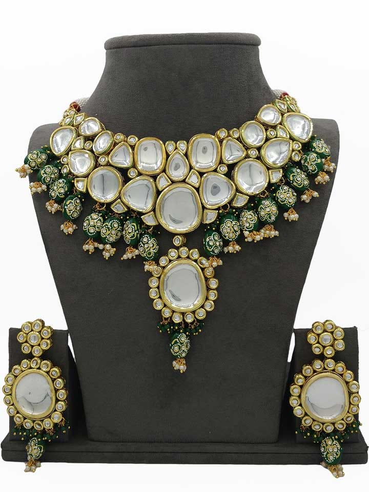 Kundan Necklace Set in Gold finish - CNB9352