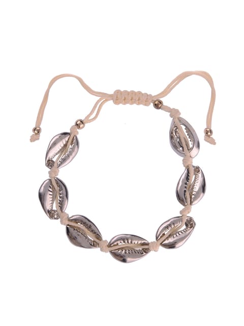 Handmade Shell Bracelet in Beige color - S31118