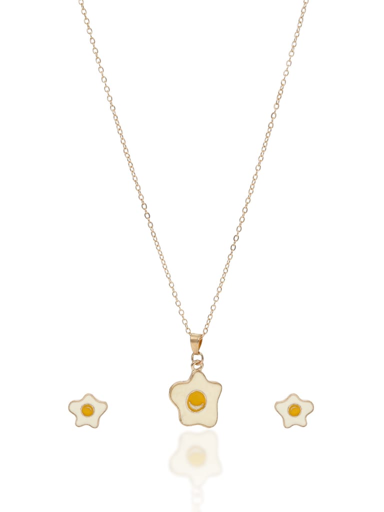 Western Pendant Set in Gold finish - CNB27879
