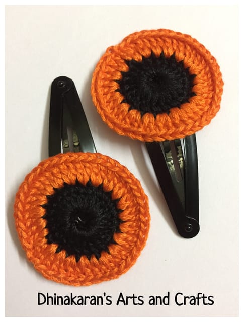 Bloom Crochet TicTac HairClips-Black & Orange