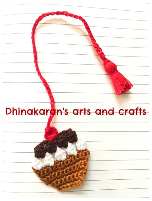 Crochet Cupcake Bookmark