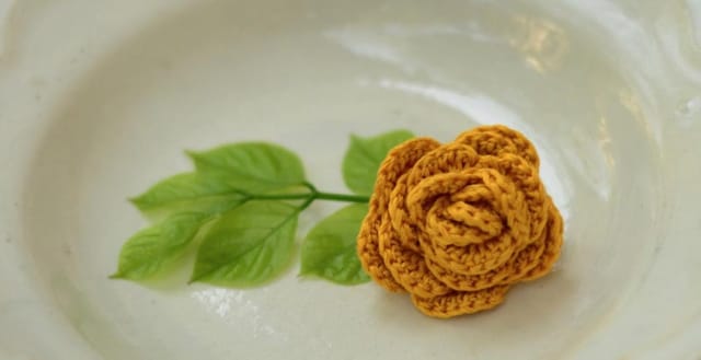 Rose Crochet Brooch Pin-SANDAL