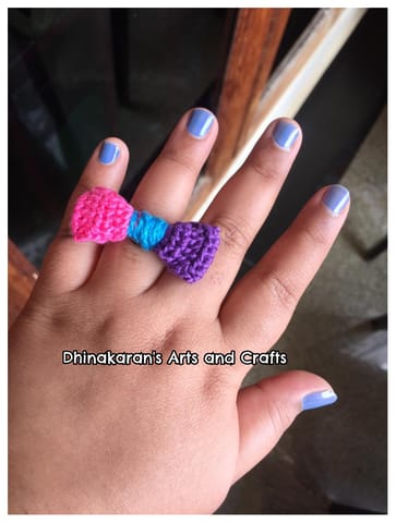 Bow Crochet Fingerring