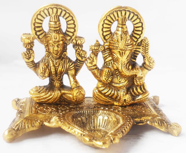 Showpiece Aluminium Laxmi Ganesh With Deepak - 5*4.5*4.5 inch (AS341 G)