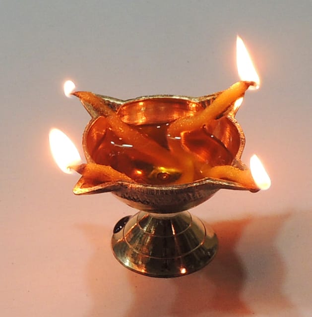 Brass Table Decor Oil Lamp Deepak 4 Wicks  (MOQ- 12 Pcs.) - 2.1*0.8*1.5 inch (F633 B)