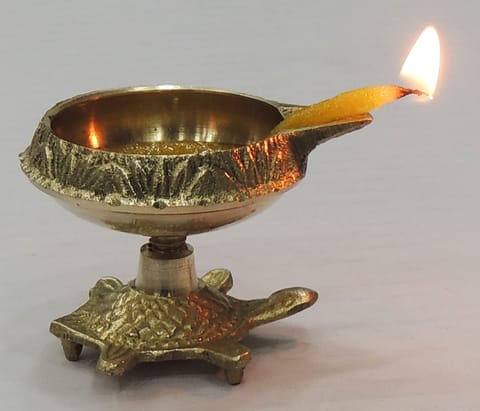 Brass Table Decor Oil Lamp Deepak On Tortoise  (MOQ-  6 Pcs.) - 2.2*1.7*1.5 inch (Z141 B)