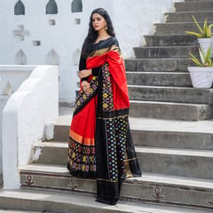 Pochampally Ikkat Silk Saree / Red Colour / Black Border HPISSNS0121