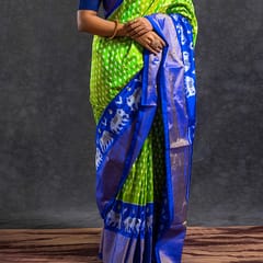 Pochampally Ikkat Silk Saree / Light Colour / Blue Border HPISSRV0121
