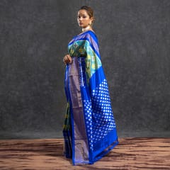 Pochampally Ikkat Silk Saree / Light Colour / Blue Border HPISSRV0121