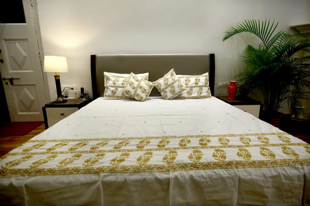 Bed Sheet And Cushion Cover