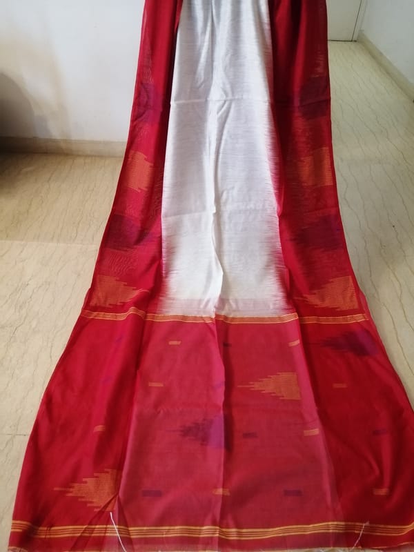 Fine Handloom Khadi saree with Contrast Woven Aanchal and Border - Red and White