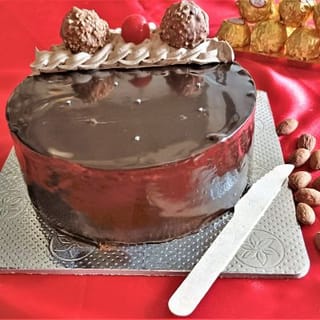 Rich Chocolate Truffle Cake [Eggless]